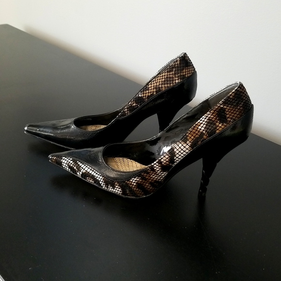 Black patent reptile print heels - Picture 2 of 6